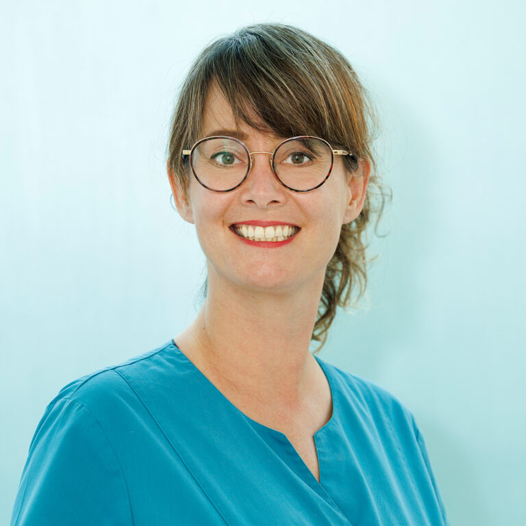 Lidia van Leeuwen, tandartsassistent