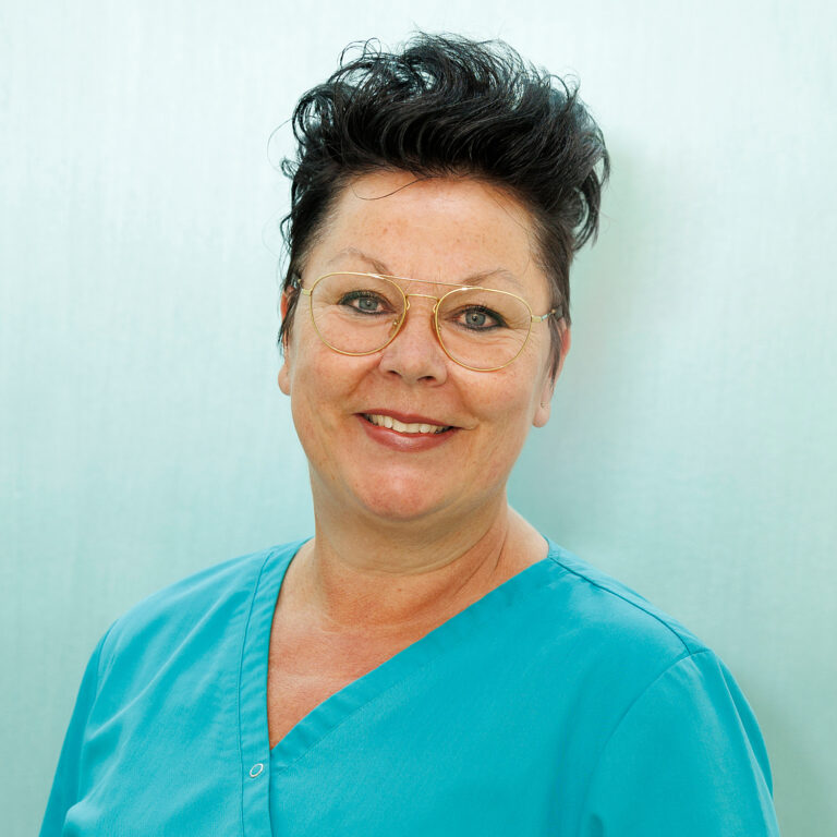 Lilian Claessen, tandartsassistent